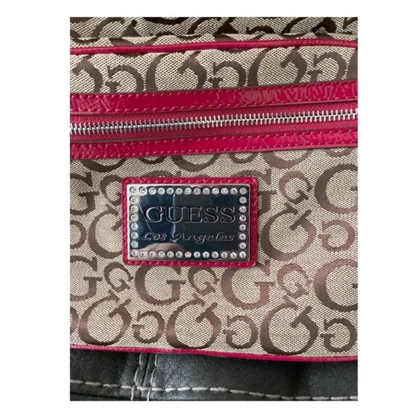 ‘Like-New Mini Guess Backpack’🎒💫 - Picture 2 of 16